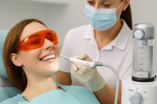 EMS Guided Biofilm Therapy (GBT) - Schmerzfreie Mundhygienebehandlung