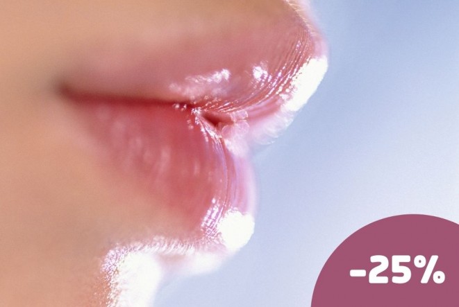 Sinnliche Lippen attraktiver Kussmund für den Urlaub